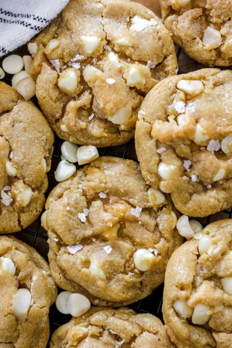 White Macadamia Nut Cookies, Macadamia Nut Cookies Recipe, White Chocolate Macadamia Cookies, Chocolate Macadamia Nut Cookies, White Chocolate Macadamia Nut Cookies, White Chocolate Macadamia Nut, Brown Butter Cookies, Macadamia Cookies, Macadamia Nut Cookies