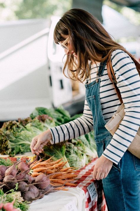 Boden Boys, Farmers Market Recipes, Delicious Veggies, Cooking Photography, Summer Packing, Organic Fashion, Local Farmers Market, Local Farm, Flowers For You