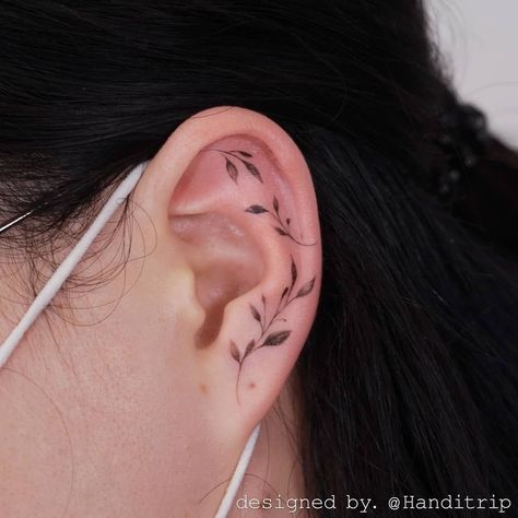 Ear Tattoos For Women Inner, Tattoos For Women Ear, Cute Ear Tattoos, Tattoo Oreille, Tattoo Ears, Ear Tattoo Inner, Ears Tattoo, Ear Tats, Inner Ear Tattoo