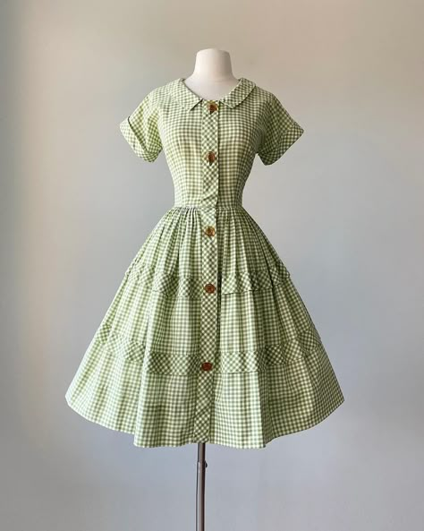 Saree Frocks, 1950s Style Plaid Summer Dresses, Elegant Vintage Dresses Miggon 🛍️, Retro Gingham Vintage Dress, 1950s Gingham Dress, 1950s Plaid Spring Dresses, Vintage Feminine, Easy Diy Clothes, Vintage Retro Clothing