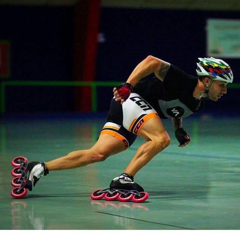 Speed skates have a smaller shoe and it really looks like one could get away with having normal rigid shoes and attaching rollers to the bottom... In Line Skating, Inline Speed Skating, Inline Speed Skates, Baby Superhero, Speed Skating, Roller Shoes, Speed Skates, Sport Clothing, Roller Skaters