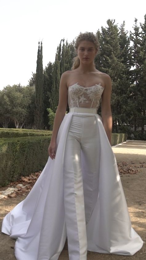 Wedding Dress With Trousers, Trouser Wedding Dress, Satin And Tulle Dress, Dress With Trousers, Jumpsuit Wedding Dress, Wedding Jumpsuits, Wedding Dress Jumpsuit, Tulle Corset, Wedding Pantsuit