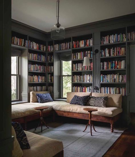 Absolutely beautiful old house renovation in Iowa with inspiring details Old Money Home Library, Home Library Guest Room, Old House Decorating Interior Design, Old Money House Library, Study Room Old Fashioned, Old Library Room, Old Library Aesthetic Bedroom, Jessica Helgerson Interior Design, Old House Renovation