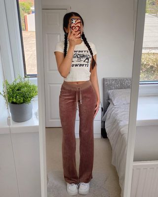 All Posts • Instagram Sugarfree Outfits, Drummer Oc, Velvet Pants Outfit, 2000s Outfit, Outfits 2000s, Sassy Outfit, 90s Fashion Outfits, Paris Outfits, Lazy Day Outfits