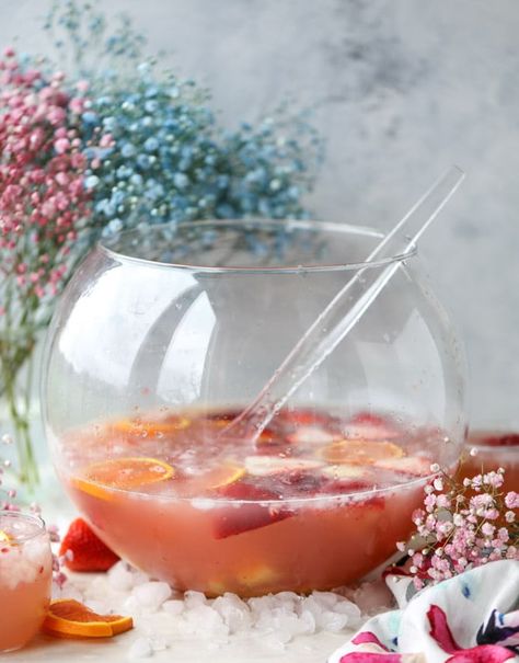 16 of My Favorite Mocktails and Cocktails For Spring. Easter Punch Recipes, Easter Punch, Best Easter Recipes, Spring Pasta Salad, Broccoli Cheddar Quiche, Roasted Carrot Salad, Citrus Cocktail, Hot Bacon Dressing, Spring Pasta