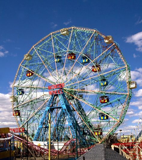 Wonder Wheel, Nyc Landmarks, Curly Wedding Hair, Park In New York, Marquee Sign, Manhattan Skyline, Creative Block, Blue Car, Coney Island