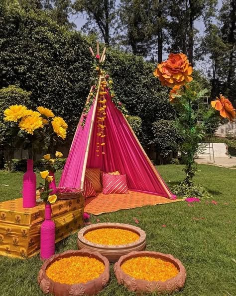 Latest Marigold Flower Decoration Ideas for Weddings! | Indian Wedding House Decorations, Desi Bridal Shower Ideas, Diy Haldi Decor, Indian Bridal Shower Ideas, Mehendi Theme, Rajasthani Theme, Mehandi Decor, Picture Booth, Haldi Decoration