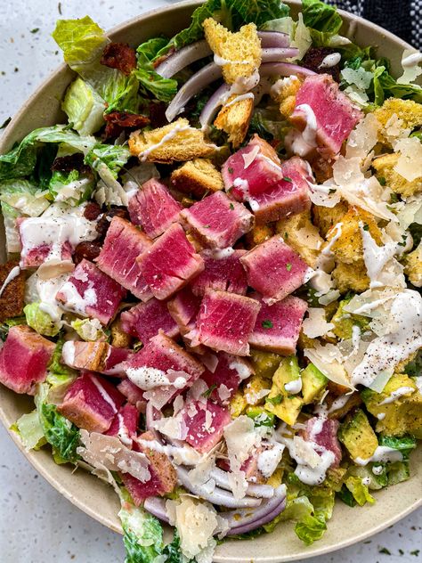 Seared Tuna, Eat Salad, Caesar Salad, Dinner Recipes, Food And Drink, Salad