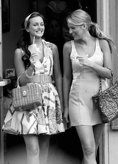 Blair Et Serena, Serena And Blair, Mode Gossip Girl, Estilo Blair Waldorf, Blair And Serena, Stile Blair Waldorf, Gossip Girl Aesthetic, Photos Bff, Creative Aesthetic