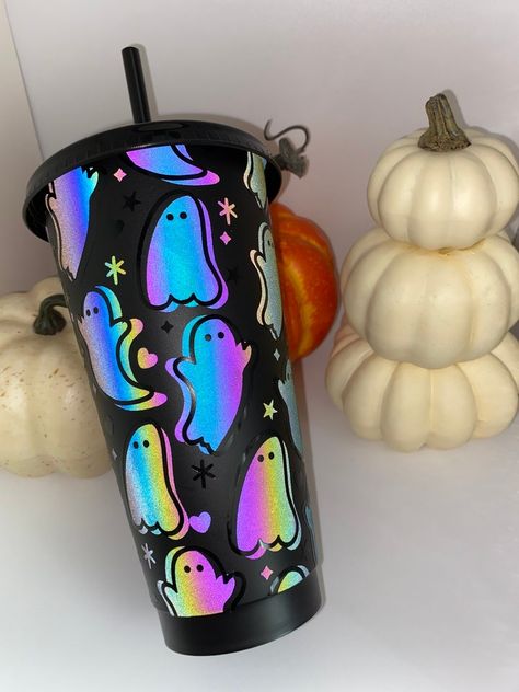 Teckwrap Craft, Starbucks Ideas, Cartoon Character Costume, Fall Designs, Cricut Halloween, Cold Cups, Handmade Cups, Cup Designs, Cup Crafts