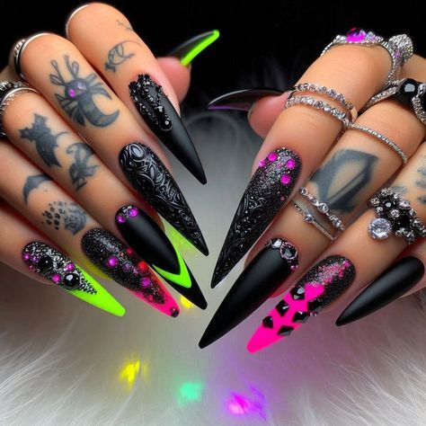 Summer Nails Extra, Cute Funky Nails, Baddie Nails Short Coffin, Cardi B Nails, Baddie Nails Short, Funky Nail Designs, Nails Short Coffin, Neon Nail Designs, Nail Art Designs Images