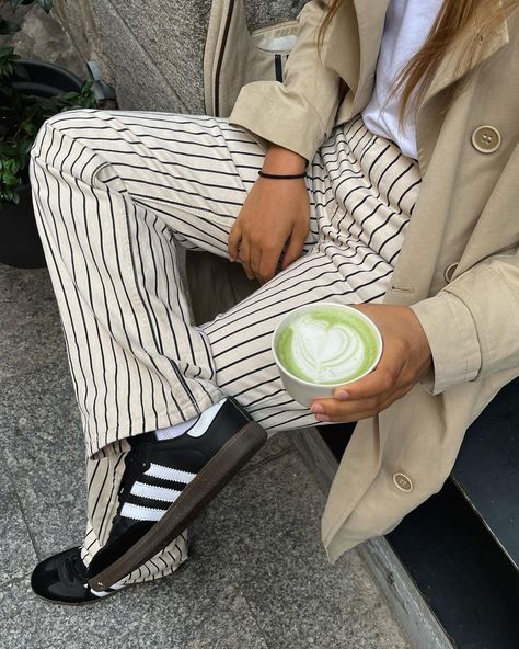 Mire Garde en Instagram: “went for a matcha with my sister 🍵” Adidas Samba Classic, Samba Classic, Samba Sneakers, Adidas Samba Outfit, Meeting Outfit, Color Core, Tan Sneakers, Samba Outfit, Paris Inspired