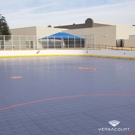 Outdoor inline hockey court Outdoor Hockey Rink, Hockey Nets, Outdoor Skating, Inline Hockey, Goal Net, Indoor Tile, Roller Hockey, Basketball Goals, Outdoor Tiles