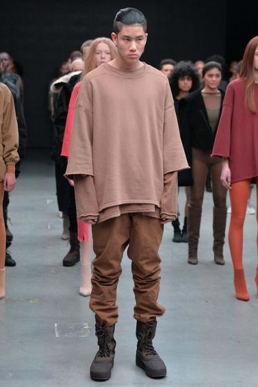 Kanye West for adidas Originals "Yeezy Season One" Collection Kanye West Clothing Line, Yeezy Season 1, Family Photo Outfits Winter, Kanye West Outfits, Kanye Yeezy, Picture Family, Kanye West Style, Yeezy Fashion, Yeezy Outfit