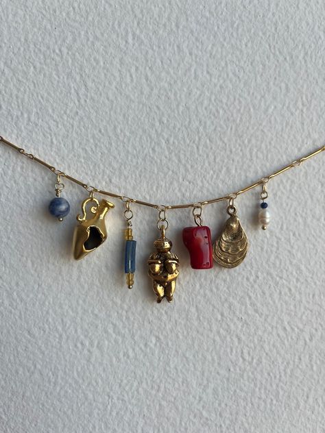 LuckyBananaNugget - Etsy Vintage Charm Necklace, Charm Necklace Ideas, Etsy Jewelry Necklace, Venus Of Willendorf, Beads Charm, Charms Necklace, Roman Glass, Dope Jewelry, Necklace Design