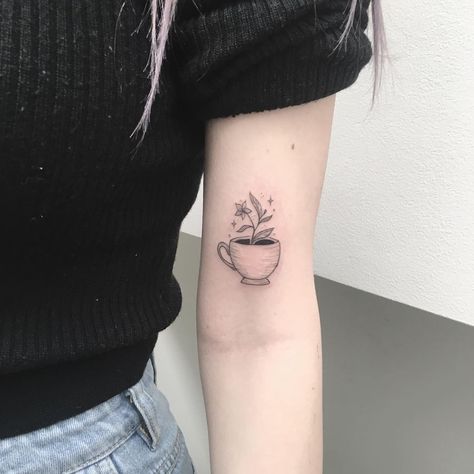 @𝚊𝚞𝚋𝚛𝚎𝚢𝚝𝚊𝚝𝚎_ ☼ Small Line Work Tattoo, Places To Hide Tattoos, Cup Of Tea Tattoo, Coffee Cup Tattoo, Infinity Tattoo With Feather, Tea Tattoo, Teacup Tattoo, Cup Tattoo, Hidden Tattoos