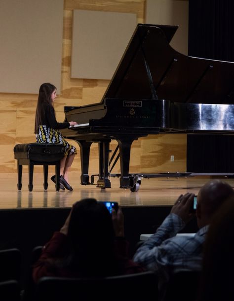 Music Girl Aesthetic, Piano And Singing, Daughter Room, Kids Piano, Music Girl, Piano Recital, Reference Poses, Classical Music, Music Festival