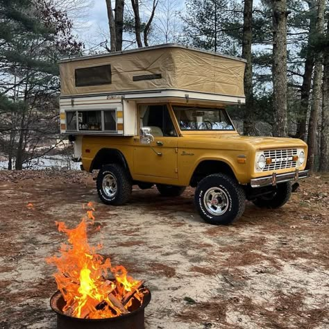 Old Bronco, Wrangler Car, Bronco Ford, Classic Campers, Classic Bronco, Early Bronco, Fishing Apparel, Old Ford Trucks, Camper Life