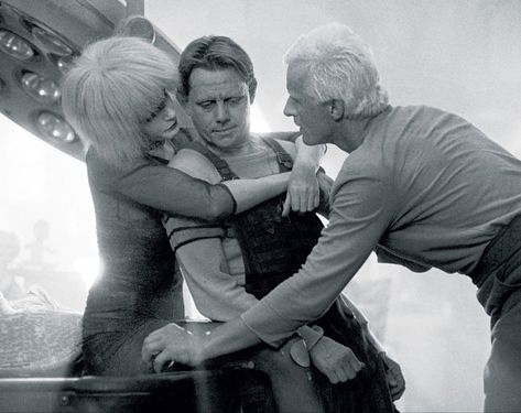 Darryl Hannah, William Sanderson & Rutger Hauer • Blade Runner (1982) Blade Runner Pris, Future Noir, Tyrell Corporation, Blade Runner 1982, Roy Batty, 1980s Films, Movie Bloopers, Rutger Hauer, Film Blade Runner