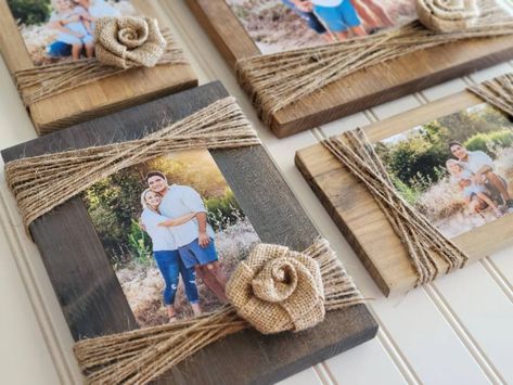 Rustic Frames With Burlap Bow Rustic Picture Holder Photo - Etsy Wood Block Crafts, Rustic Picture Frames, Rustic Pictures, Picture Frame Decor, Burlap Bow, Diy Picture Frames, Picture Holders, Rustic Frames, Diy Holder