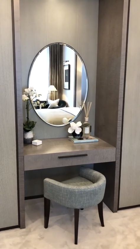 Puffy For Dressing Table, Bedroom Toilet Table, Dressing Puffy Chair, Hotel Dressing Table, Dressing Table Chair Ideas, Dressing Table Stool Design, Dressing Table Design Bedrooms Luxury, Modern Dressing Table Designs Bedrooms, Small Dressing Table Ideas