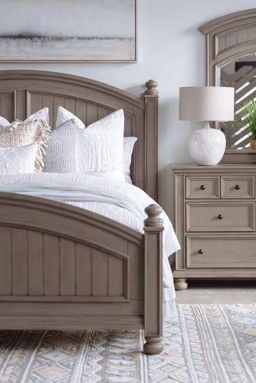 Man Bedroom Ideas, Wooden Bedroom Furniture Sets, Wooden Bedroom Furniture, Bed Stand, Wood Bedroom Sets, Wood Bed Design, Bedroom Furniture Makeover, Oak Bedroom, Queen Panel Beds