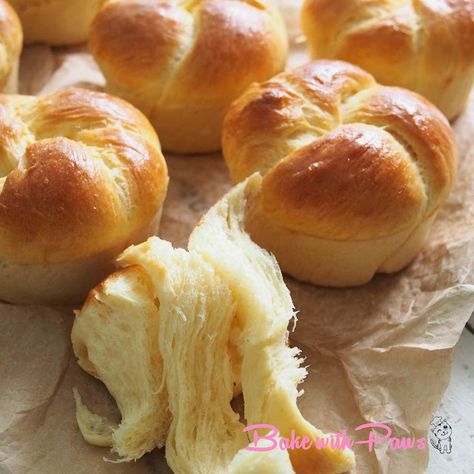 Sourdough Brioche Buns Brioche Sourdough, Soft Sourdough Bread, Sourdough Brioche, Soft Bread Recipe, Sourdough Bread Recipe, Bun Recipe, Brioche Buns, Starters Recipes, Sourdough Recipes