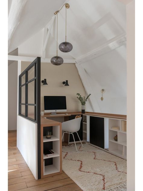 Attic Office, Attic Bedroom Designs, Office Decor Ideas, Office Table Design, Loft Office, Loft Room, Office Outfit, Design Office, Office Interior