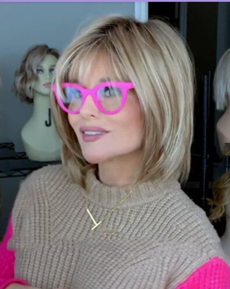 Shaggy Bobs, Pink Glasses, Stylish Short Hair, Short Straight Hair, Short Hair With Layers, Medium Length Hair Cuts, Hair Waves, Hair Dos, Straight Hair