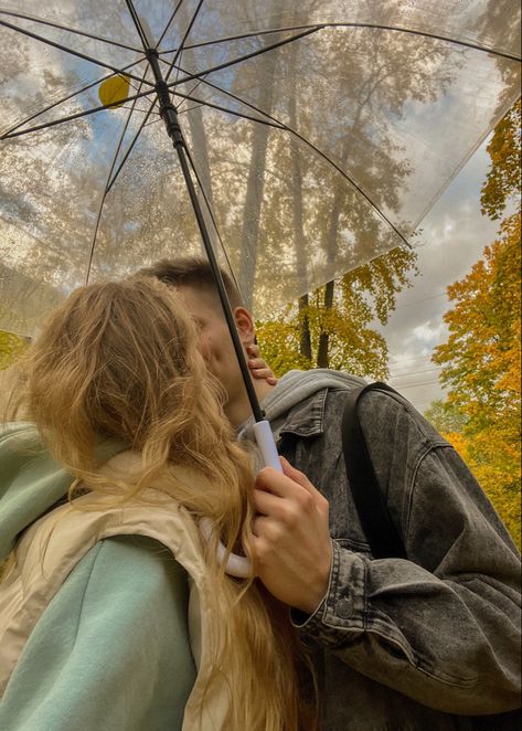 love autumn aesthetic rain couple Hannah Grace, Frankie Goes To Hollywood, Old Fashioned Love, Artsy Photos, Shadow Photos, Couples Vibe, Dream Wedding Ideas Dresses, This Is Love, Cute Relationship Goals