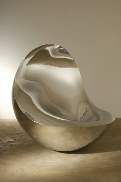 Futuristic Chair, Design Objet, Unique Chairs, Ron Arad, Sculptural Chair, Console Design, Futuristic Furniture, Unique Chair, Chaise Design