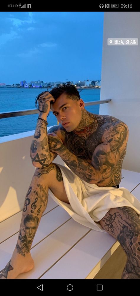 Stephen James Model, Stephan James, Tatted Men, Stephen James Hendry, Guys Tattoos, Stephen James, Tattooed Men, Hakone, Inked Men