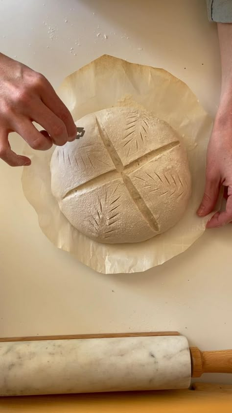 Easter Sourdough Bread, Boule Scoring, Easter Sourdough, Bread Recipe Sourdough, Bread Boule, Scoring Bread, Bread Scoring Patterns, Bread Scoring, Sourdough Bread Starter