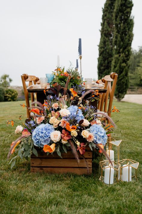 Sunset Color Flower Arrangements, Steel Blue And Orange Wedding, Peach And Blue Wedding Theme, Unique Fall Wedding Ideas, Dusty Blue And Terracotta Wedding, Blue And Burnt Orange Wedding, Orange Blue Wedding, Blue Orange Weddings, October Wedding Colors