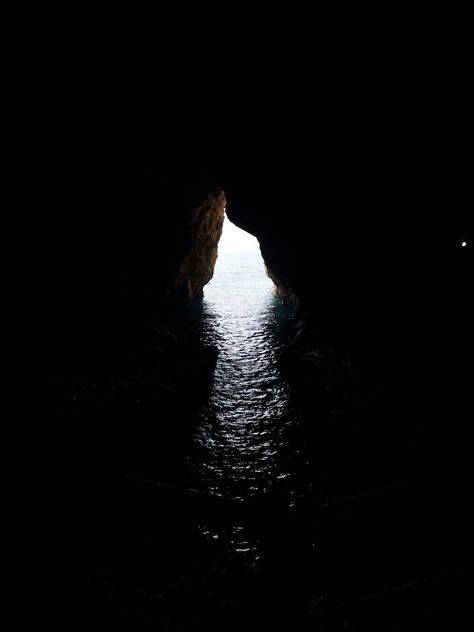 Dark Cave Aesthetic, Cave Aesthetic Dark, Pirate Aesthetics, Cave Aesthetic, Dark View, The Sea Background, Dystopian Book, Beautiful Cave, Cave Photography