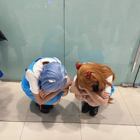 Asuka And Rei Cosplay, Rei Ayanami Cosplay, Rei Cosplay, Asuka Cosplay, Monster High Makeup, Evangelion Cosplay, Grunge Couple, Neon Evangelion, Bunny Suit