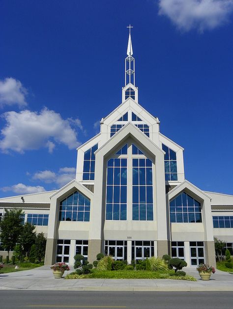 Gereja Kristen, Auditorium Architecture, Cleveland Tennessee, Lee University, Church Design Architecture, Church Building Design, Abandoned Churches, Cleveland Tn, Modern Church