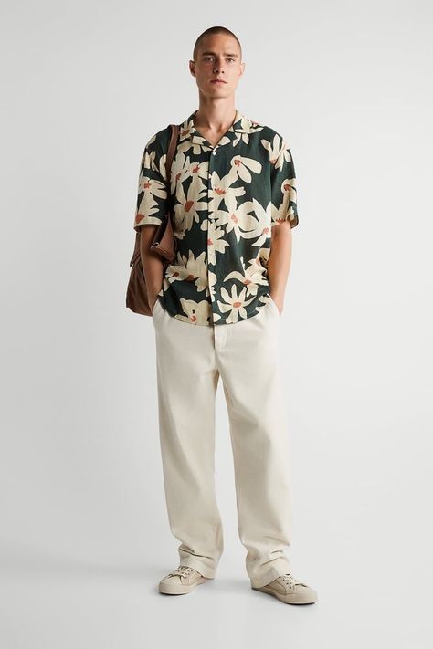 Floral Shirt Outfit, Cuban Shirts, Shirt Outfit Men, Colorful Outfits, Black Men Street Fashion, Hawaiian Outfit, Best Mens Fashion, Floral Print Shirt, Men Fashion Casual Outfits