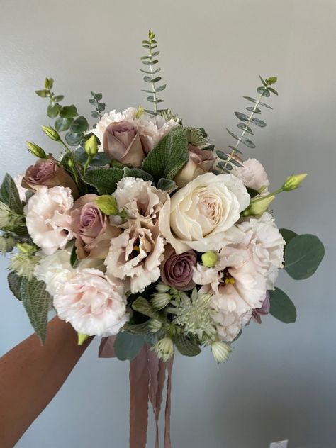 White And Mauve Wedding Flowers, Olive Green And Mauve Wedding, Forest Green And Mauve Wedding, Dark Mauve Wedding Flowers, Sage Green And Mauve Wedding, Mauve Wedding Centerpieces, Sage Green Mauve Wedding, Green And Mauve Wedding, Mauve And Sage Wedding