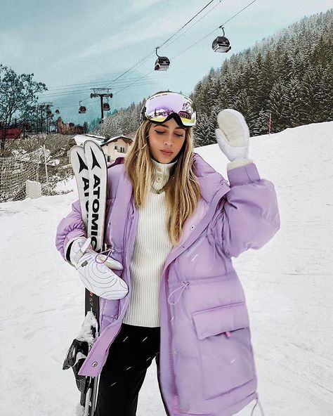 Time to hit the slopes🏔⛷ #skiingislife #winteroutfit Cute Ski Outfits, Ski Outfit For Women, Ski Trip Outfit, Ski Outfits, Snowboard Girl, Look Adidas, Ski Outfit, Winter Photoshoot, Snow Outfit