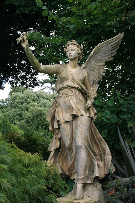 Cemetery Angels, Istoria Artei, Angel Statue, Angel Sculpture, Cemetery Art, Angel Statues, Angel Art, Sculptures & Statues, Garden Statues