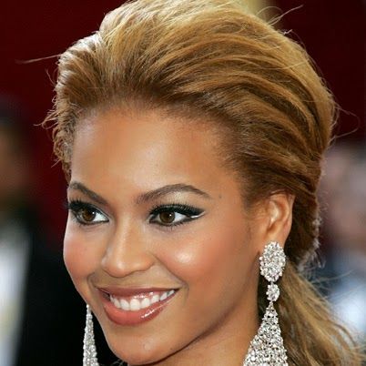 Famous black  Divas in History | Real Name: Beyonce Giselle Knowles Hair Color For Tan Skin, Beyoncé Giselle Knowles, Brown Eyed Girls, Famous Singers, Zooey Deschanel, Beyonce Knowles, Tan Skin, Cool Hair Color, Nicole Kidman