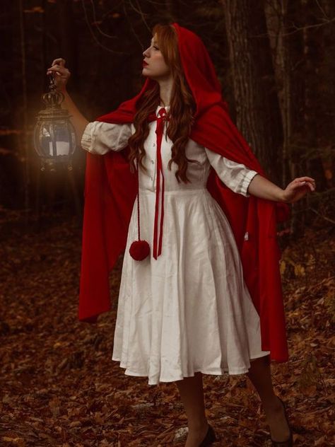 Little Red Riding Hood Outfit Ideas Little Red Riding Hood Outfit, Red Riding Hood Costume Diy, Red Riding Hood Photography, Red Riding Hood Outfit, Red Riding Hood Makeup, Red Hood Costume, Red Riding Hood Cosplay, Little Red Riding Hood Halloween, Embroidery On Pockets