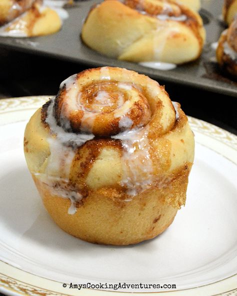 Cinnamon Rolls In Muffin Tin, Muffin Tin Desserts, Cinnamon Rolls From Scratch, Scone Mix, Cinnamon Roll Muffins, Cupcake Tins, Homemade Muffins, Muffin Cake, Muffin Tray