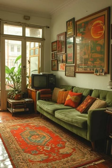 Cozy Eccentric Home, Retro Inspired Room, Cozy Cluttered Room Aesthetic, Retro Style Apartment, Green Couch Red Rug, Green Sofas Living Room, Green Small Living Room, Red And Green Room Aesthetic, Room With No Windows Ideas