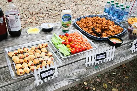 Farm Theme Appetizers, Petting Zoo Birthday Cake, Old Mcdonald 3rd Birthday Party, Party Til The Cows Come Home Birthday, Tractor Birthday Party Food, Farm Birthday Cake, Petting Zoo Birthday Party, Petting Zoo Birthday, John Deere Birthday Party