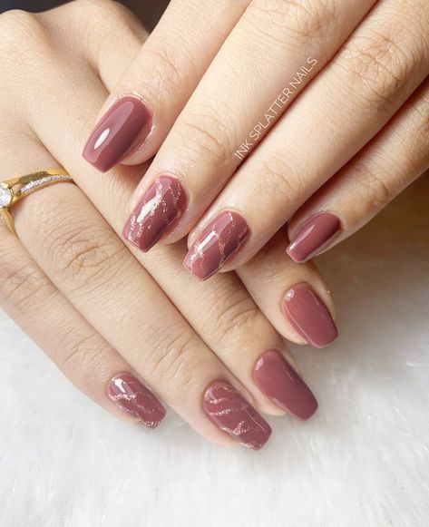 Brown Acrylic Nails, Apple Watch Fashion, Pink Manicure, Gold Glitter Nails, Subtle Nails, Marble Finish, Beige Nails, Cream Nails, Pink Acrylic Nails