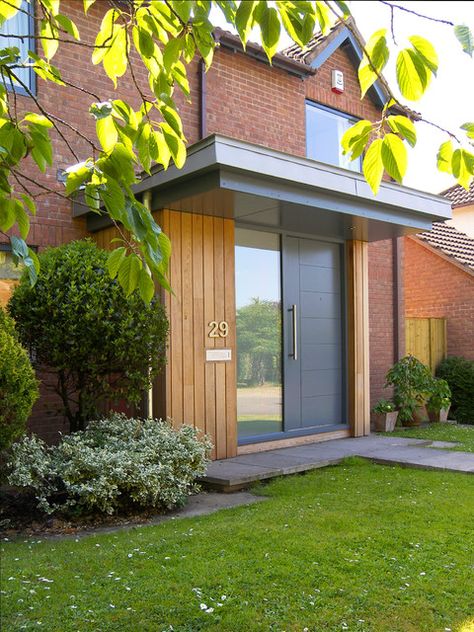 Kitchen Extension Exterior, Porch Designs Uk, Small Front Porches Designs, 1980s House, Porch Extension, Modern Front Porches, Kerb Appeal, Exterior House Remodel, Contemporary House Exterior