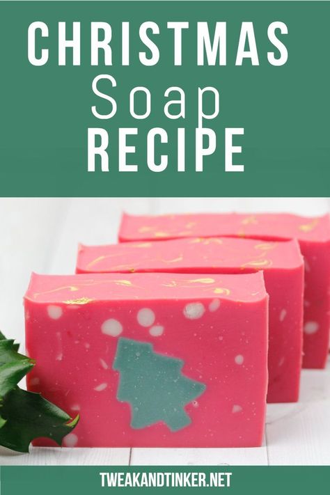 This Christmas tree cold process soap recipe will be ready just in time for the holidays. It's a lot of fun to assemble, looks pretty and smells of cedarwood and balsam fir essential oil. The perfect homemade gift! #diygifts Christmas Soaps, Soap Making Tutorials, Easy Soap Recipes, Săpunuri Handmade, Cold Process Soap Recipes, Handmade Soap Recipes, Diy Tumblr, Soap Making Recipes, Christmas Soap