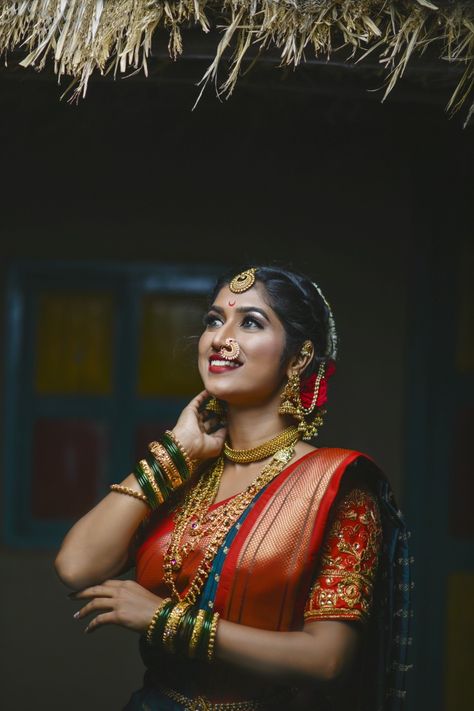 #marathilook, Marathi pose, Marathi bride, wedding, model pose, nauvari saree, makeup Marathi Bride Photoshoot, Bride Model Poses, Bride Traditional Poses, Poses In Marathi Saree, Bridal Model Poses, Wedding Girl Posing, Bride Poses In Saree, Marathi Look Photoshoot Poses, Traditional Model Shoot